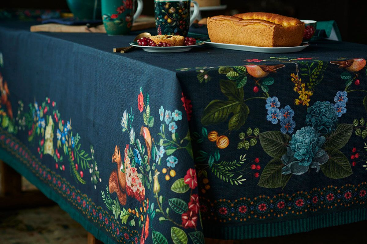 Winter Wonderland Tablecloth Dark Blue 140x180