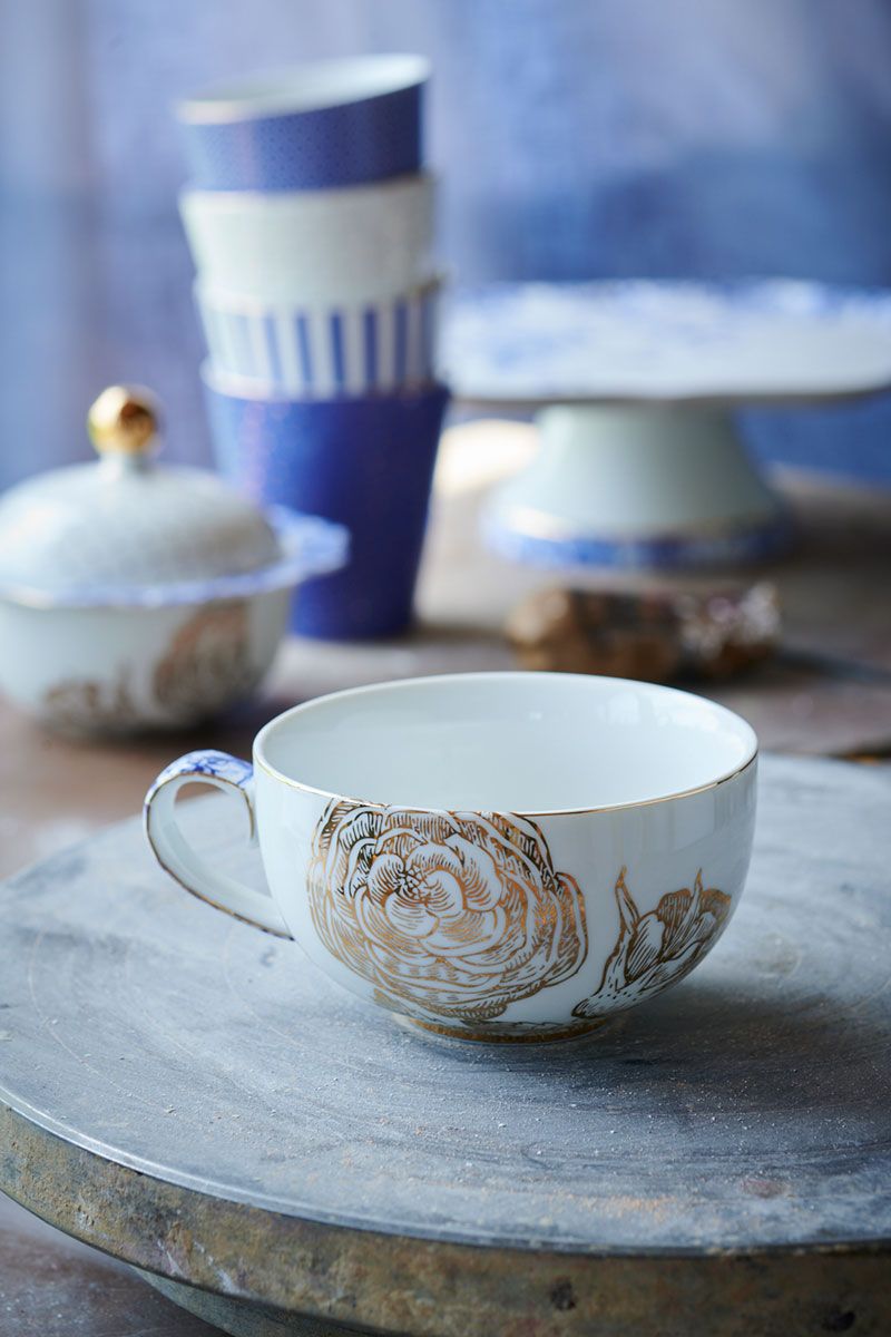 Royal White tea cup & saucer